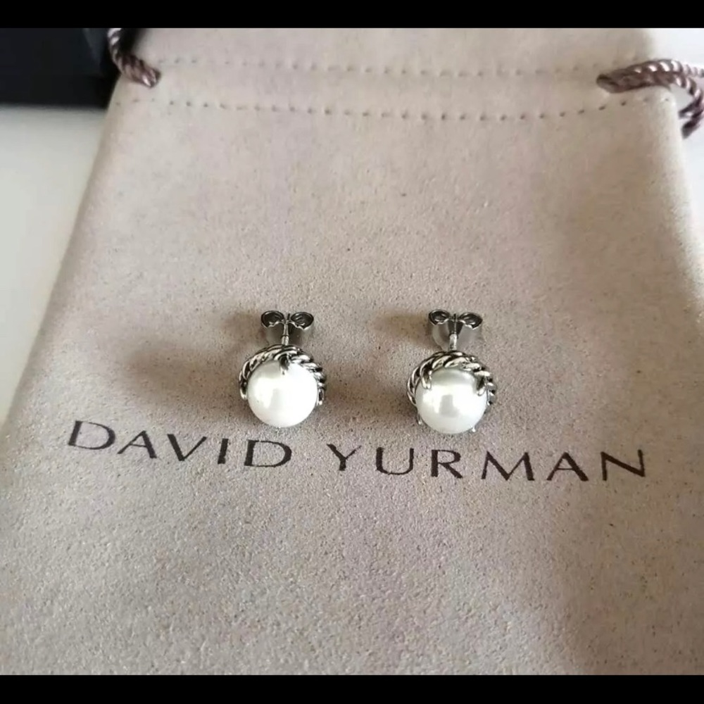 David Yurman pearl earrings